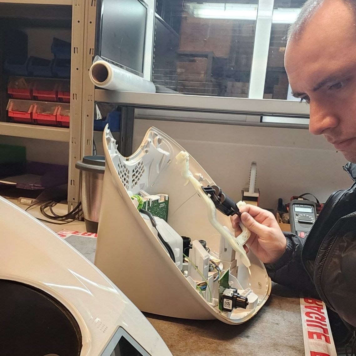 Reparando avería en Thermomix TM5