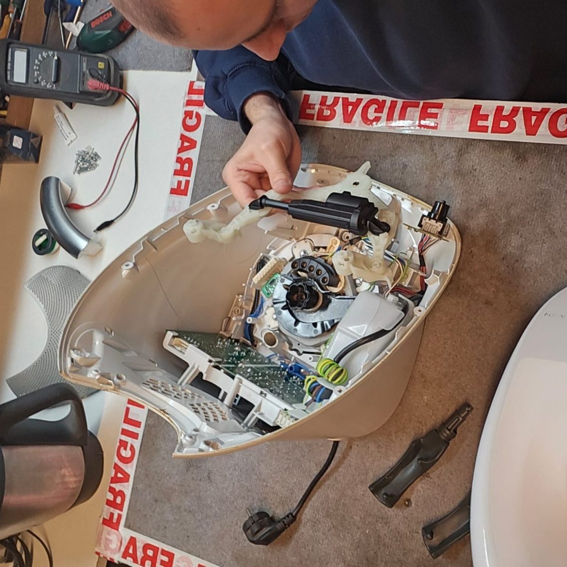 Reparando avería en Thermomix TM6